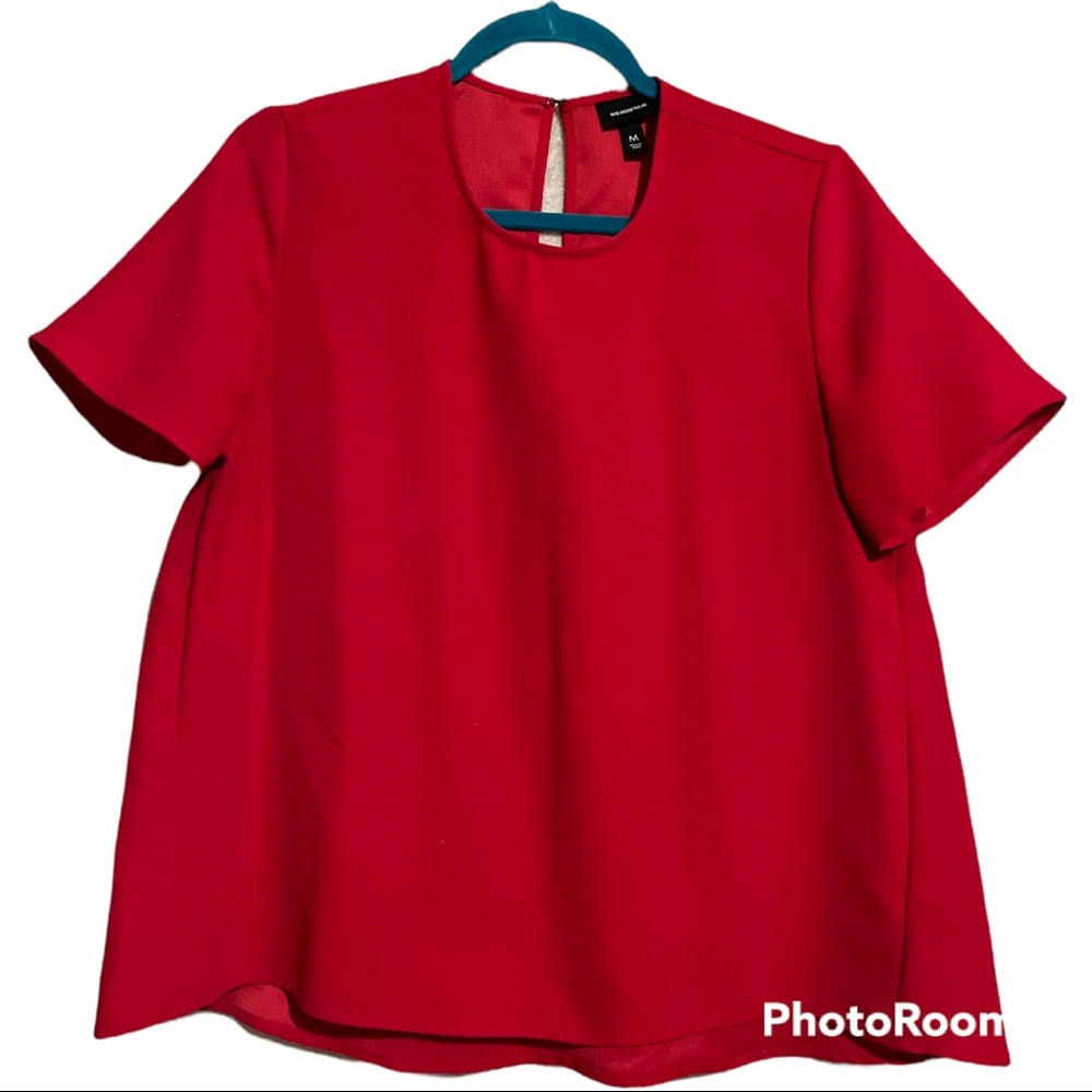 who what wear red top